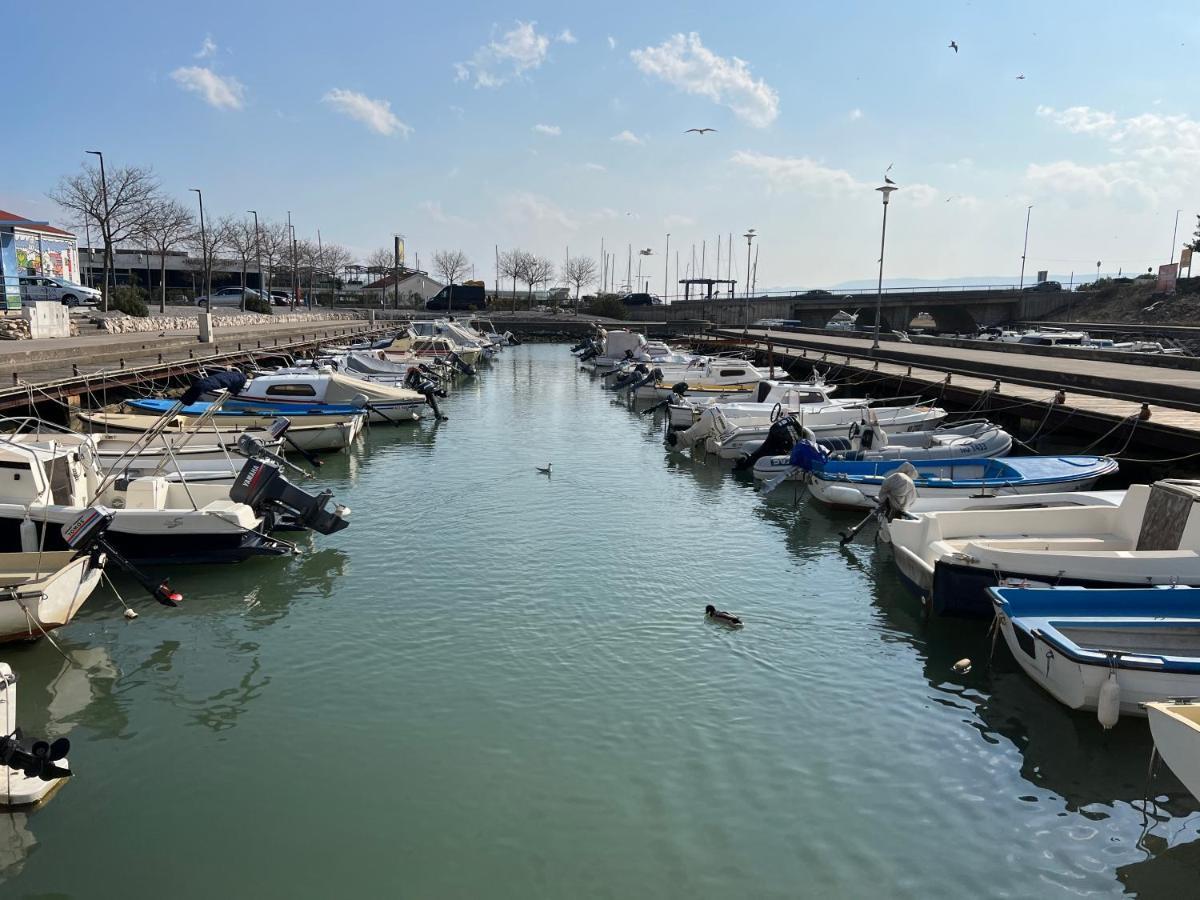Studio Apartment Marina Mel Novi Vinodolski Esterno foto