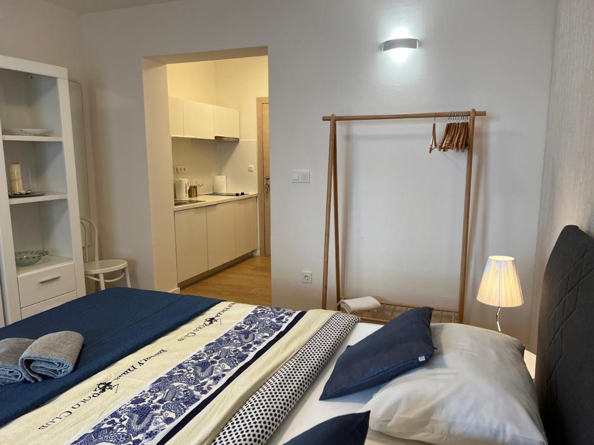 Studio Apartment Marina Mel Novi Vinodolski Esterno foto
