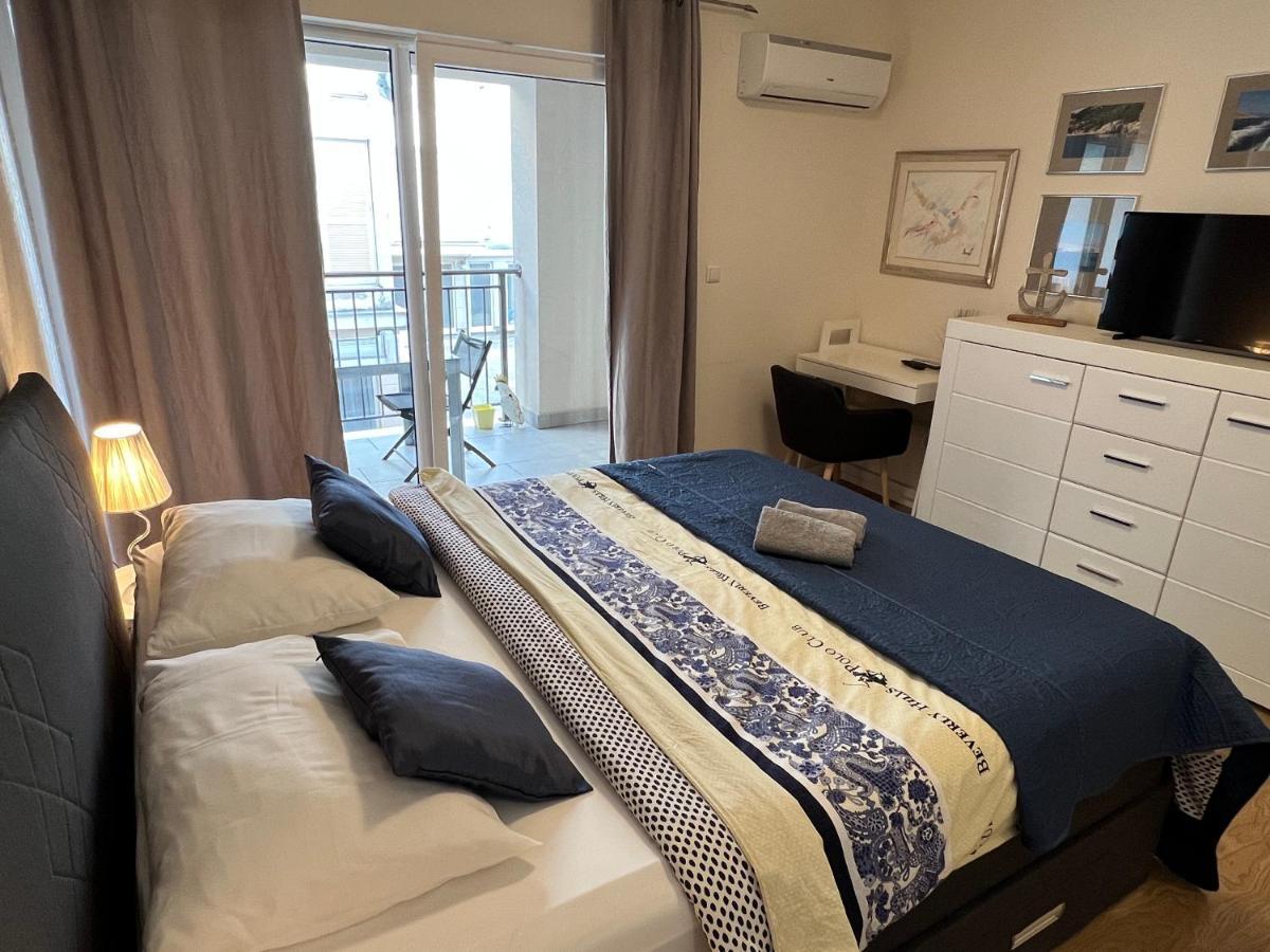 Studio Apartment Marina Mel Novi Vinodolski Esterno foto