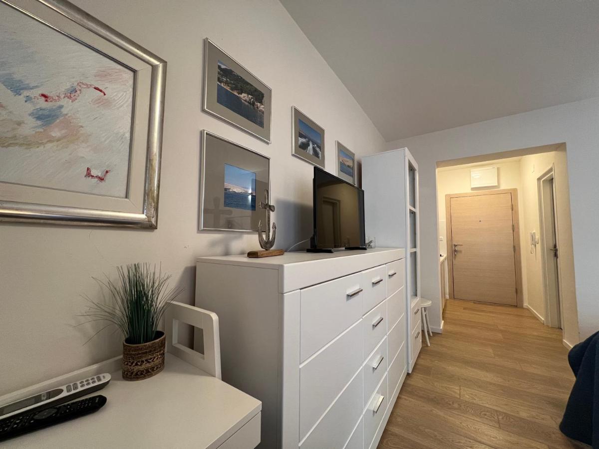 Studio Apartment Marina Mel Novi Vinodolski Esterno foto